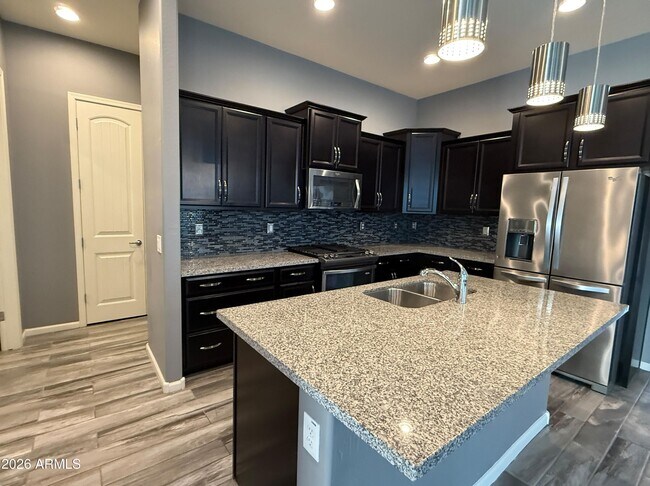 Building Photo - 20618 W Edgemont Ave