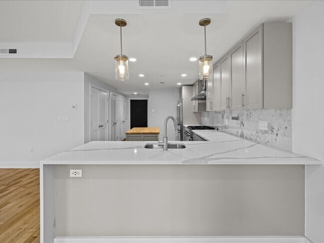 Building Photo - 50 Hichborn St