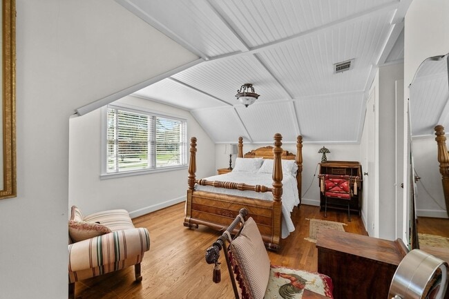 Building Photo - 201 Brookfield Ave