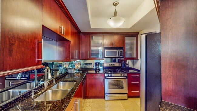 Building Photo - "Chic Las Vegas Condo Oasis: 1-Bedroom Gem with Granite Touch - 692 Sq Ft of Style!"