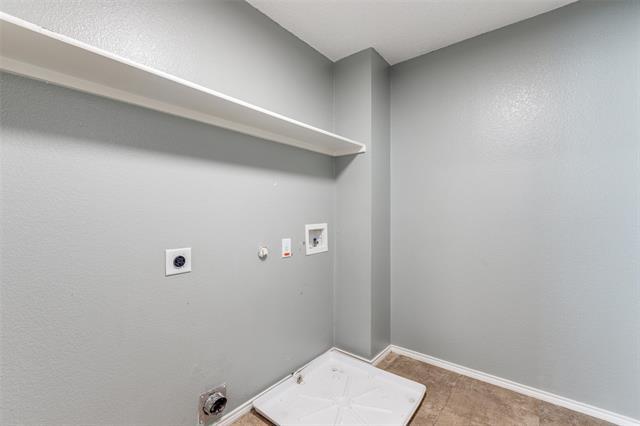 Building Photo - 2112 Royal Acres Trail