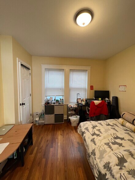 Building Photo - 16-18 Silvey Pl. Unit 1