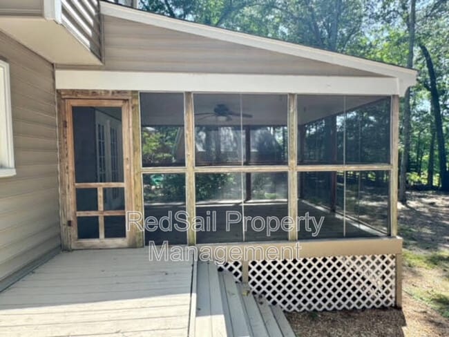 Building Photo - 114 Barclay Crescent