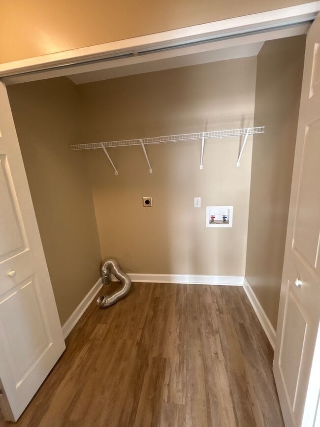 Building Photo - 2 Bedroom in Lancaster!