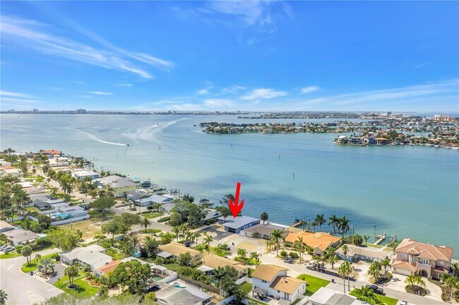 Building Photo - 7100 Shore Dr S