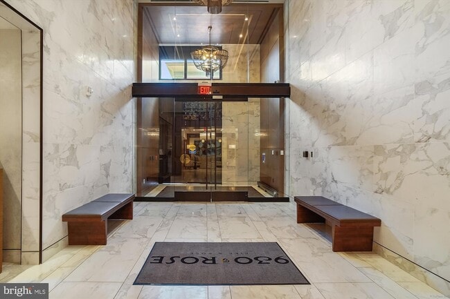 Building Photo - 930 Rose Ave