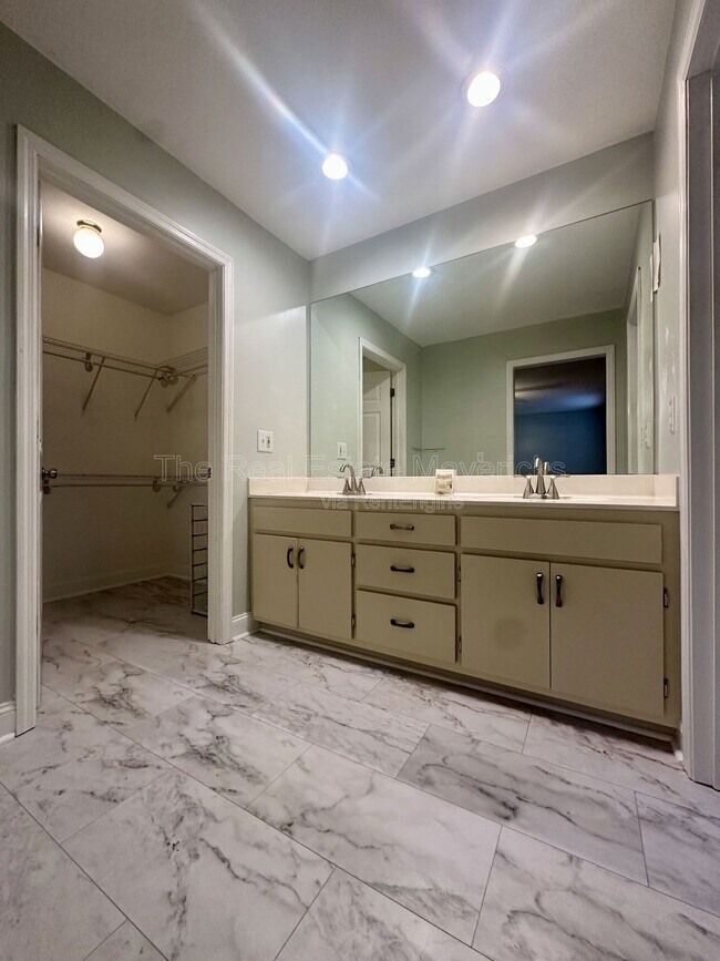 Building Photo - 620 Harp Switch Rd