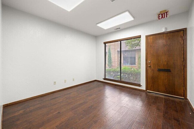 Building Photo - 1616 E 19th St
