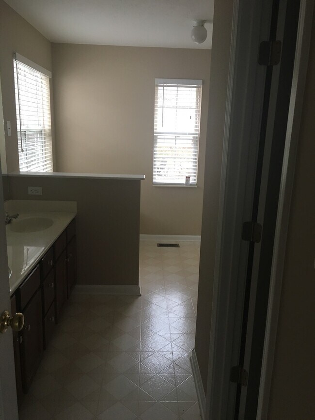 Building Photo - 3BR/ 2.5BA, home in Bearden - 2 living areas