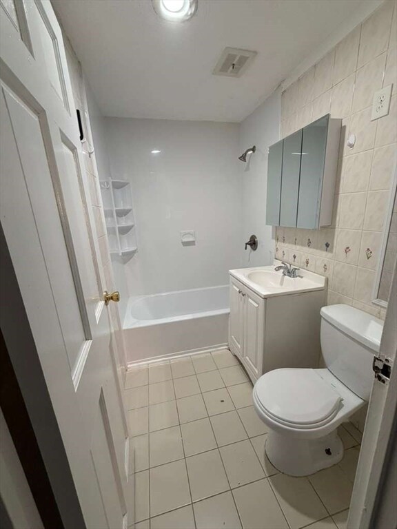 Building Photo - 27 Gordon St