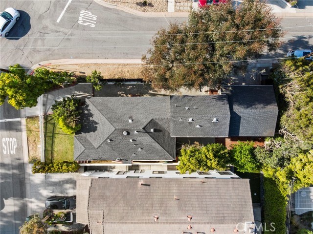 Building Photo - 2616 N Poinsettia Ave