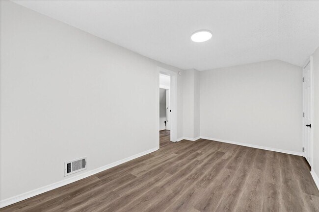 Building Photo - 5153 Cologne Ave