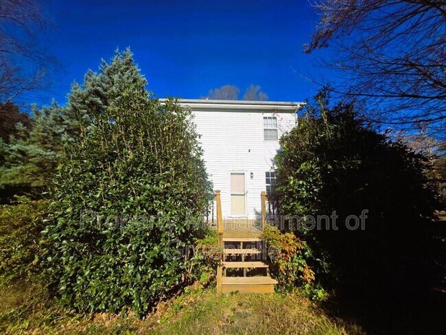 Building Photo - 107 Fowler St