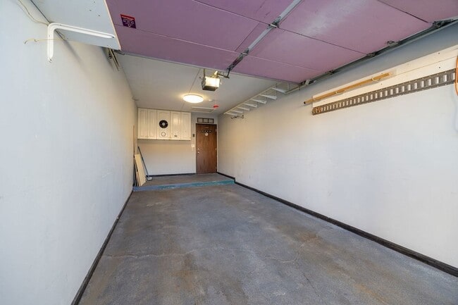 Building Photo - 901 Yosemite Trail