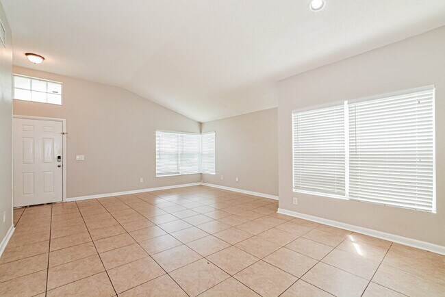 Building Photo - 1096 Manigan Ave