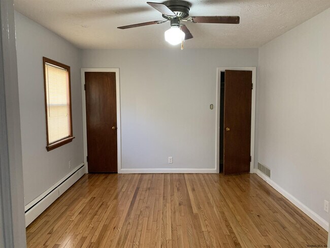 Building Photo - 2 Kimberly St