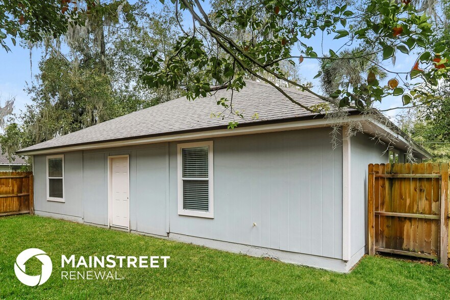 Building Photo - 611 Gum St