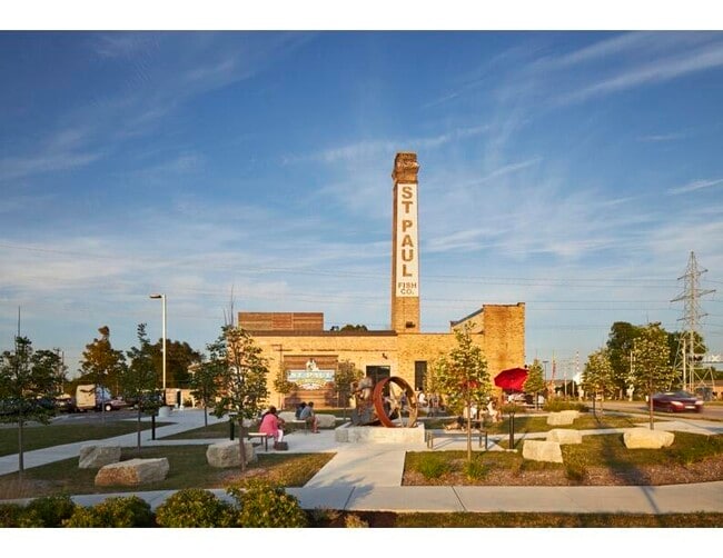 Building Photo - 11330 N Buntrock Ave