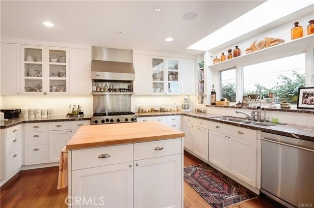 Building Photo - 621 31st St