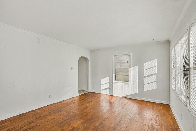 Building Photo - 7412 Bellefontaine Ave