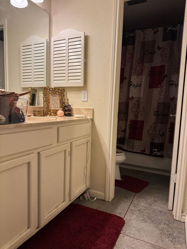 Building Photo - Welcome home to 10022 Windburn Trail!