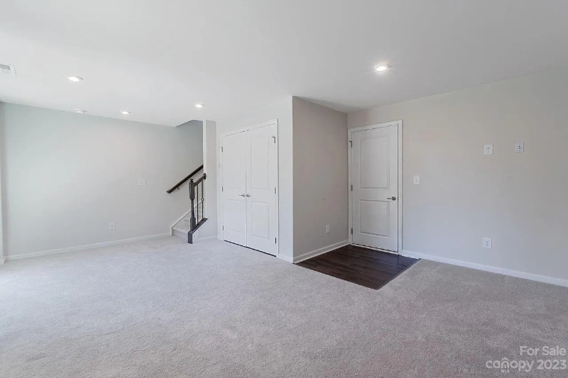 Building Photo - 2523 Grantham Place Dr