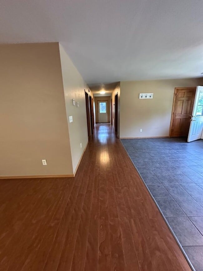 Building Photo - 4 Bedroom Single Family Home - Pequot Lakes