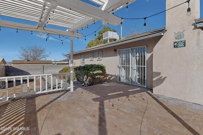 Building Photo - 8120 Ruidoso Rd NE