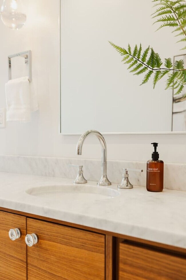 Building Photo - 1201 Jackson St