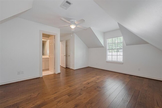 Building Photo - 510 Barkers Cove