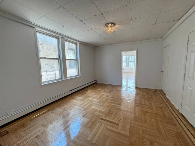 Building Photo - 861 Kinsella St