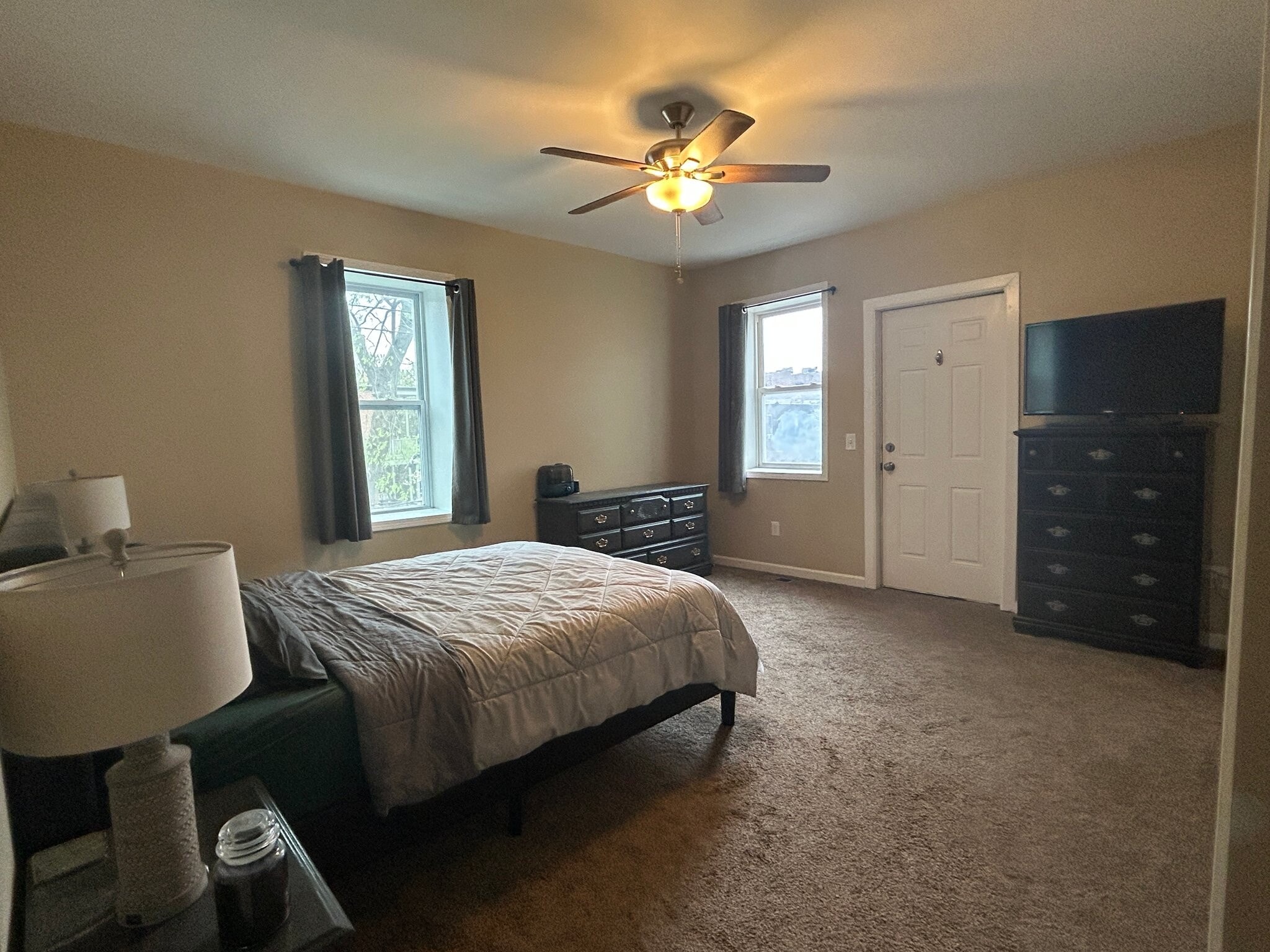 Building Photo - 3345 Salena St