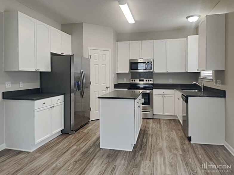 Building Photo - 124 Redstone Ln