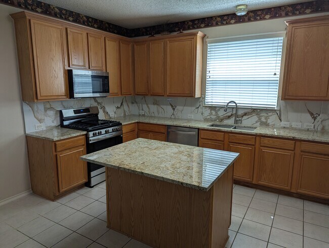 Building Photo - 1433 Fieldstone Dr
