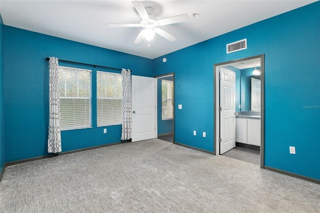 Building Photo - 9127 SW 52nd Ave