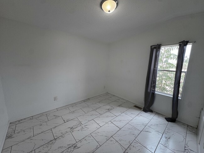 Building Photo - 2 Alta Vista Way Rd