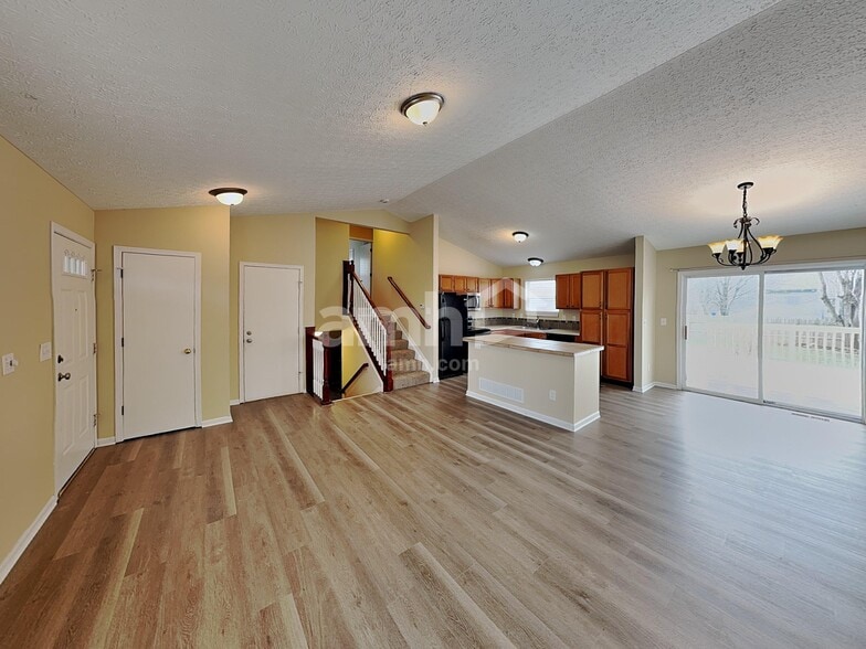 Building Photo - 6693 Jennyann Way