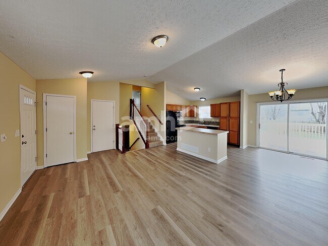 Building Photo - 6693 Jennyann Way