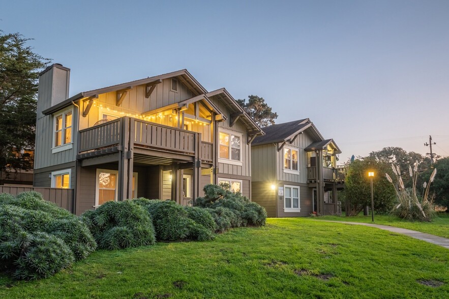 Building Photo - Seventeen Mile Drive Village Apartment Homes