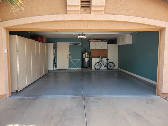 Building Photo - 3361 E Sequoia Dr