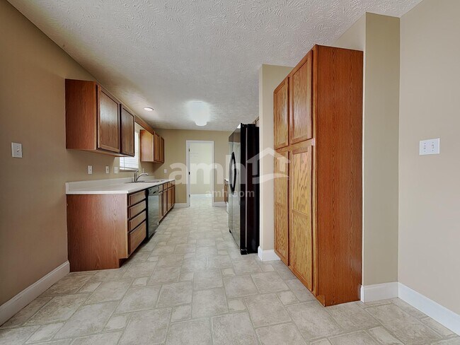 Building Photo - 112 Rouen Ct