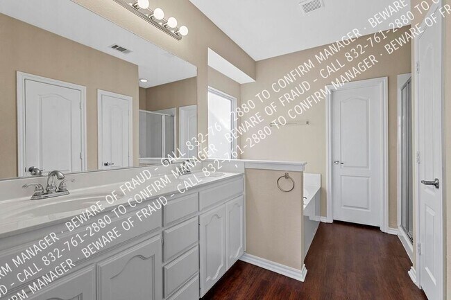 Building Photo - 2021 Haylee Dr