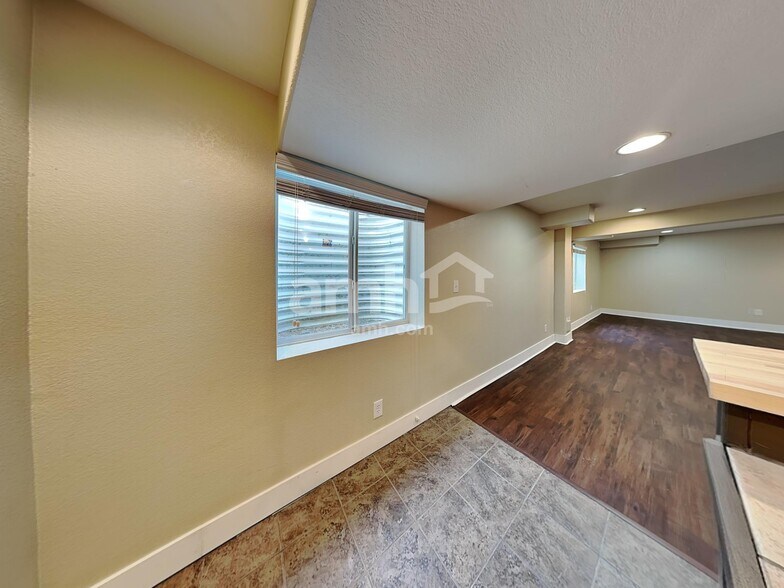 Building Photo - 13725 Kearney St