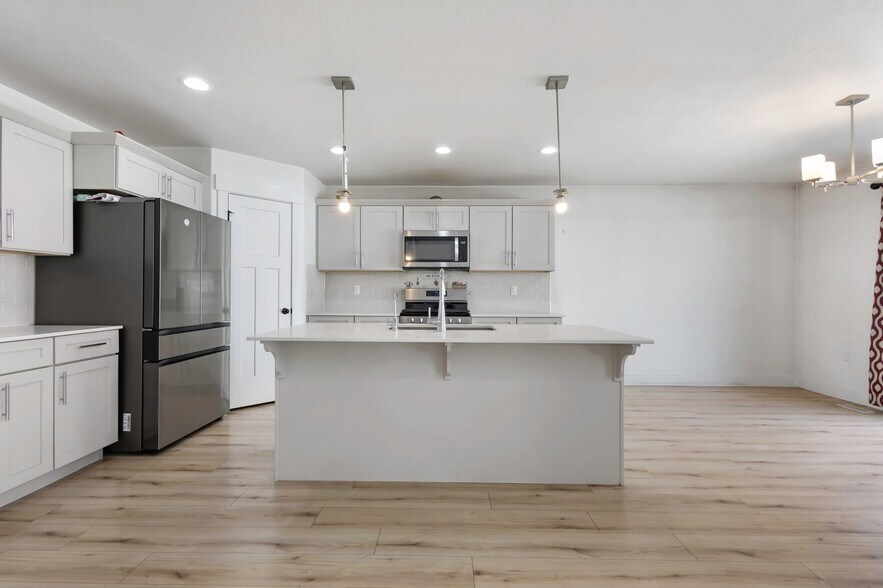 Building Photo - 12356 Eovaldi Ave