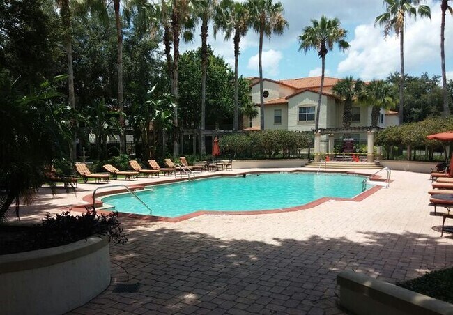 Building Photo - Gorgeous 2/2 Condo with Bonus Room for Office/Den in the Gated Community of Bona Vista - Altamont...