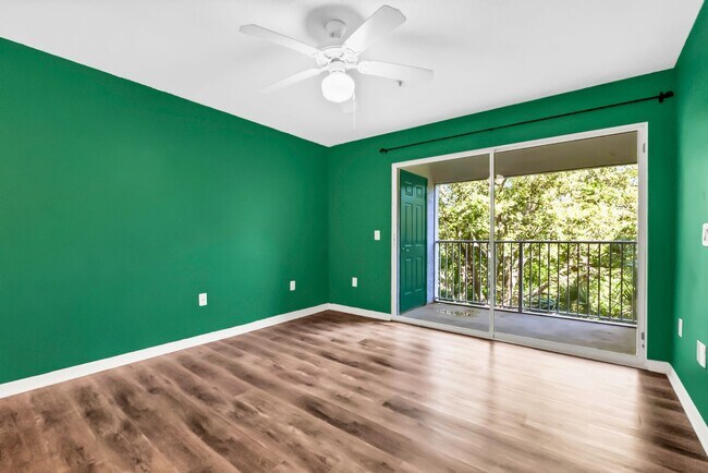 Building Photo - Niceville Condo With Pool!