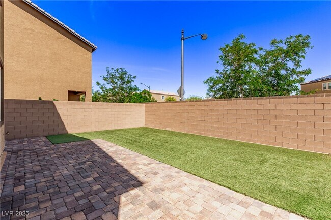 Building Photo - 8902 Bucco Reef Ave