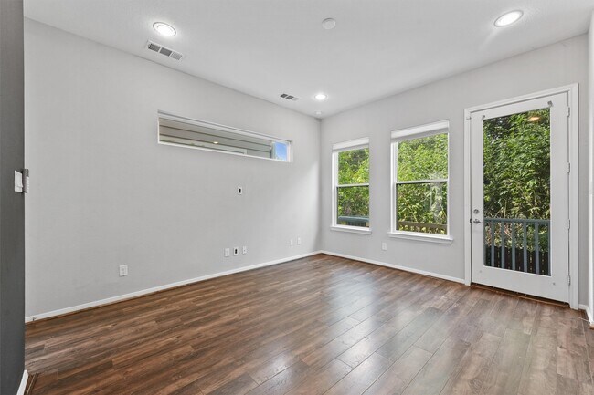 Building Photo - 5610 Patrick St