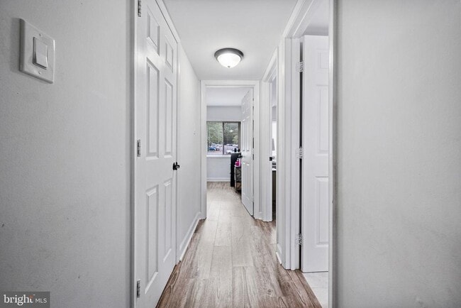 Building Photo - 1423 Northgate Square