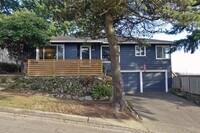 Building Photo - 7214 SW 10th Ave